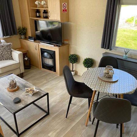 Percy Wood Lodge With Hot Tub Near Alnwick Swarland Exteriör bild